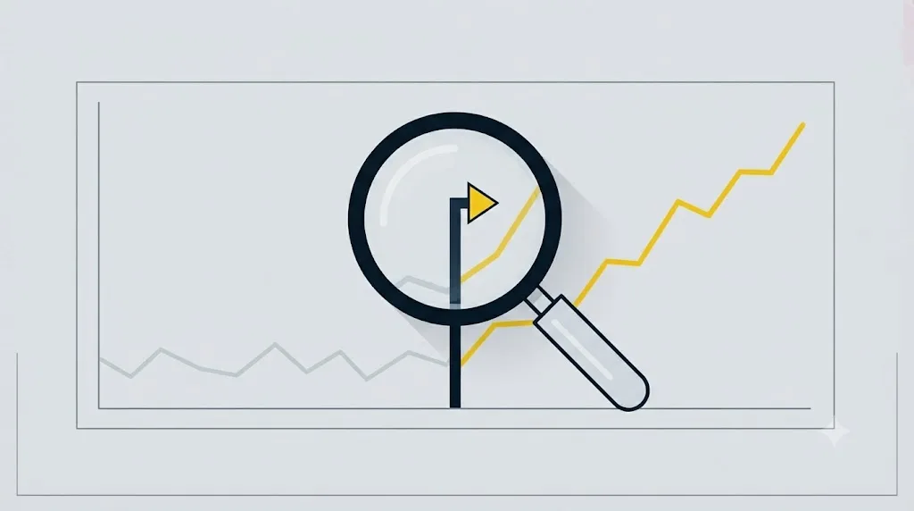 Ilustrație cu un grafic de trafic SEO comparat înainte și după un audit, verificat cu o lupă